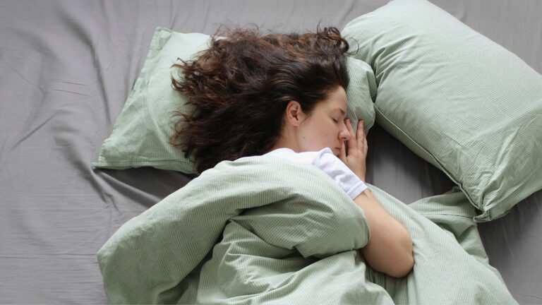 Descubre la mejor almohada para personas que se mueven mientras duermen
